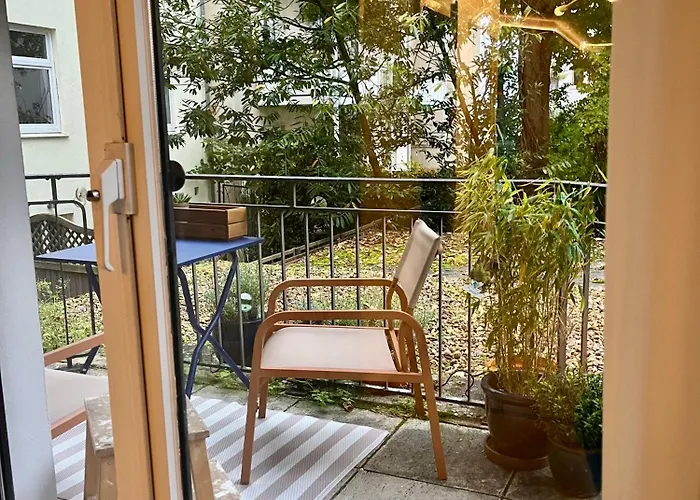 The Chair Osterstrasse - 65qm Industrial With Balcony For 4-6 Apartamento Hamburgo